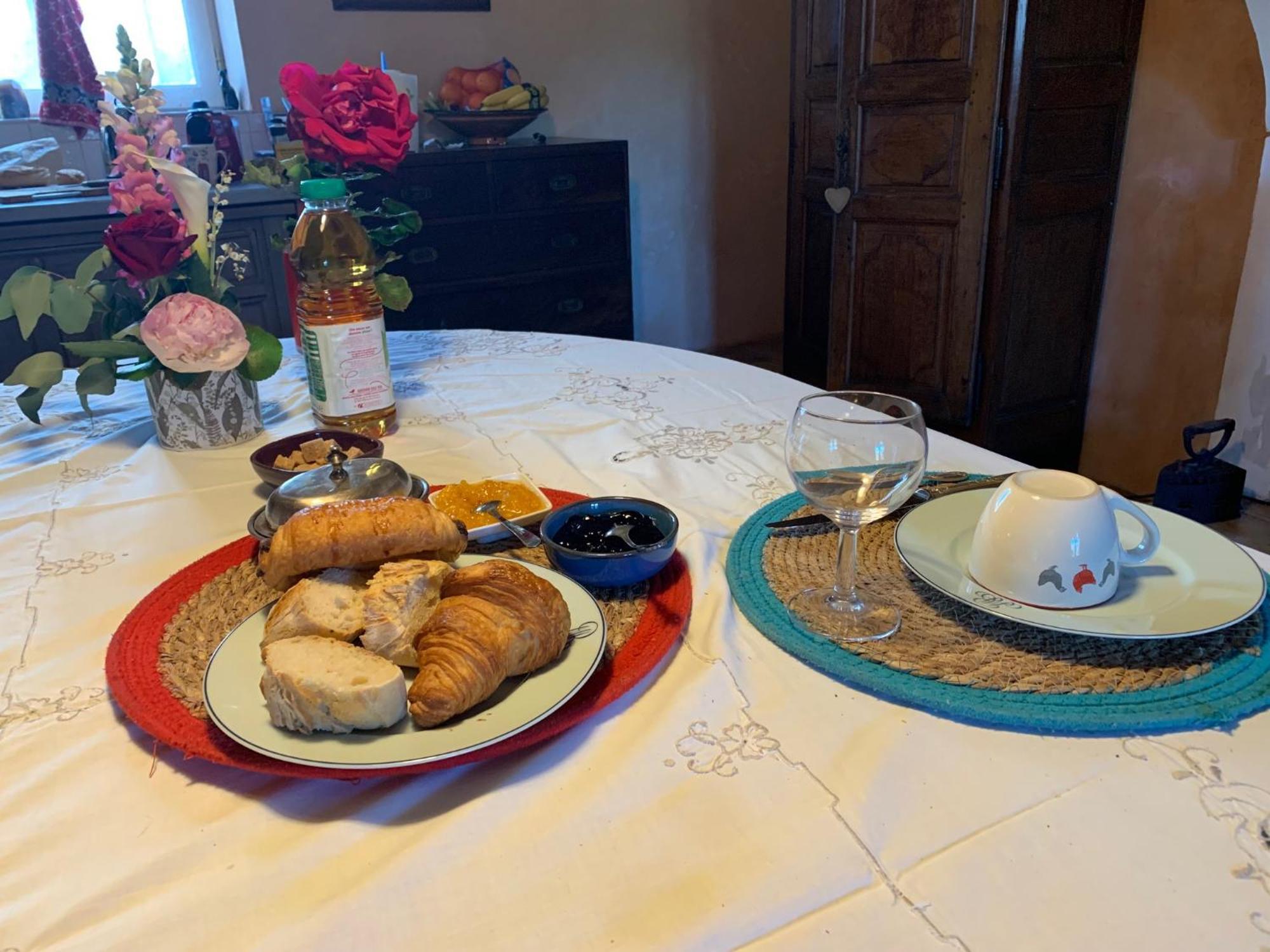 Brossard Bed & Breakfast Cavaillon Bagian luar foto