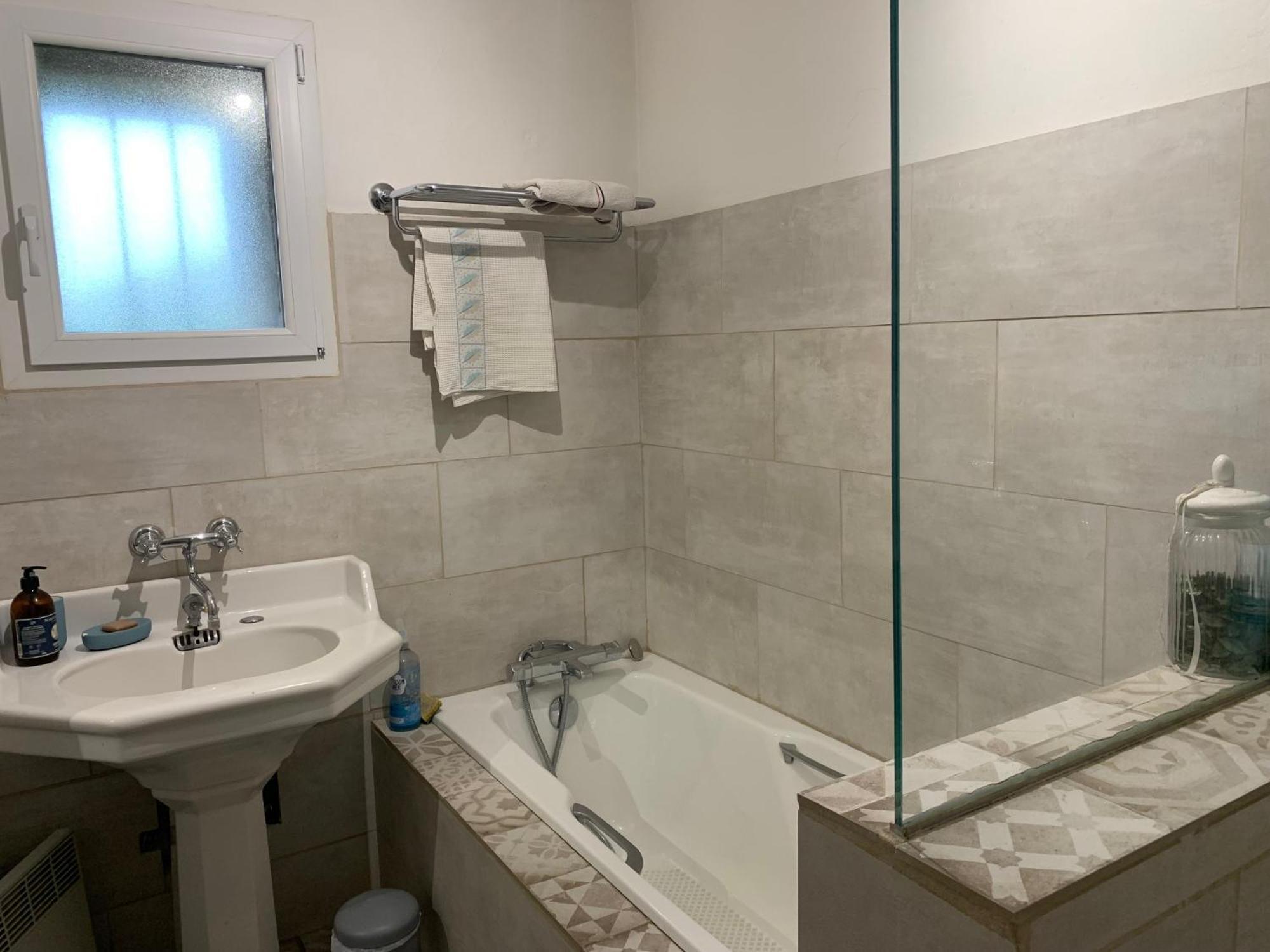 Brossard Bed & Breakfast Cavaillon Bagian luar foto