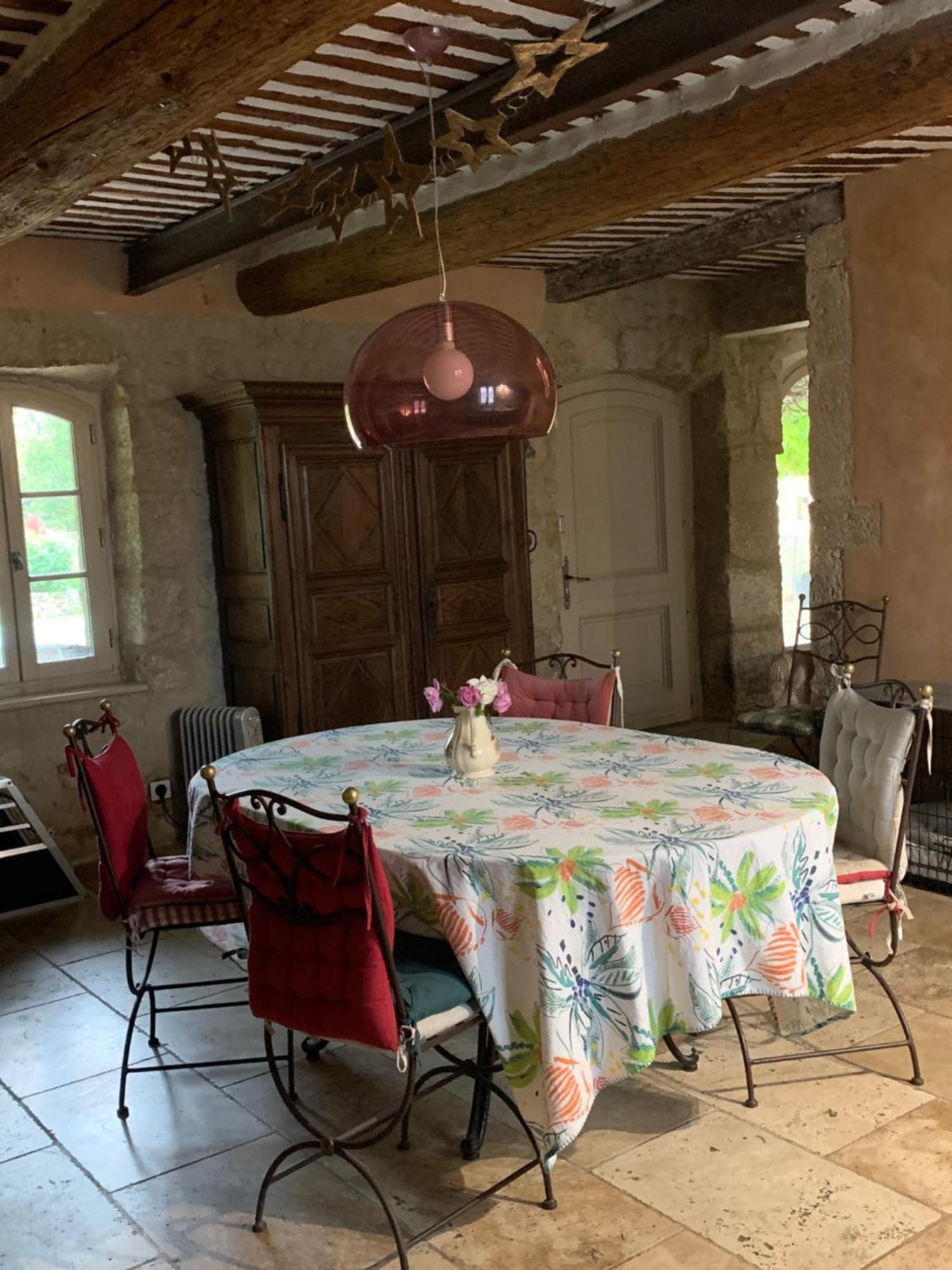 Brossard Bed & Breakfast Cavaillon Bagian luar foto