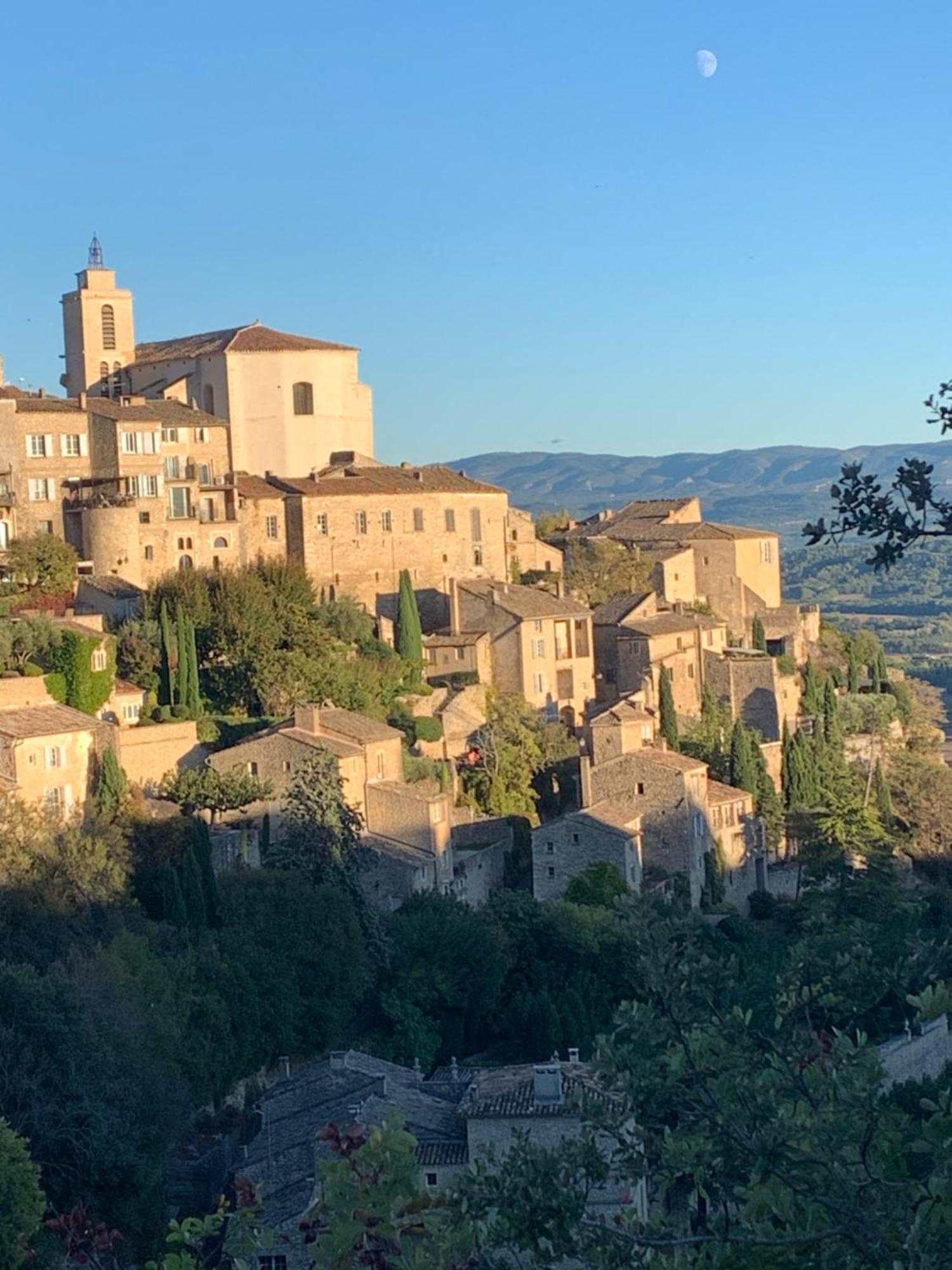 Brossard Bed & Breakfast Cavaillon Bagian luar foto
